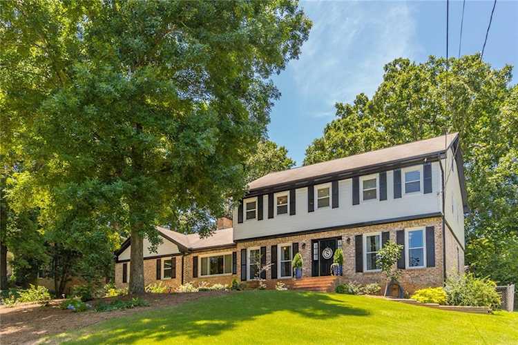 5180 Meadowlake Dr Dunwoody, GA 30338