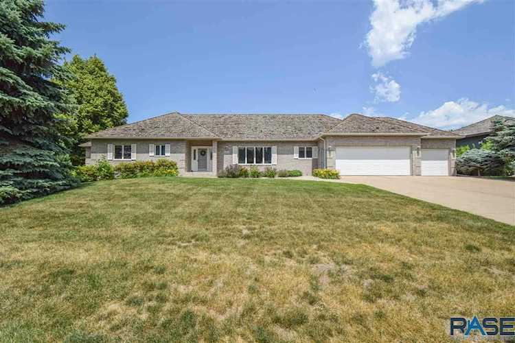 1104 W Goldthread Cir Sioux Falls, SD 57108