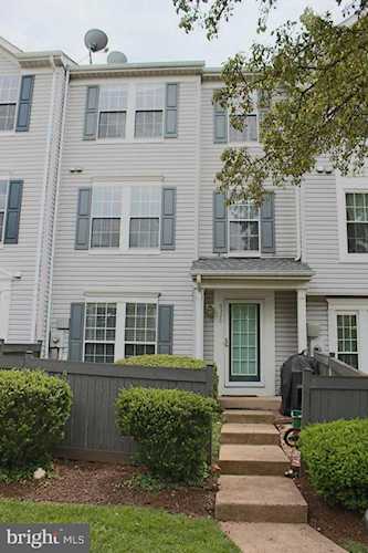 9320 Fringe Tree Ln Manassas, VA 20110 | MLS ® VAMN142184 Photo 1