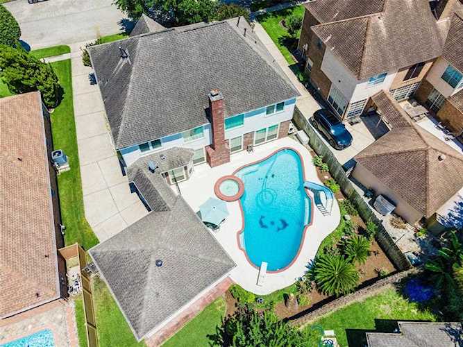 2521 Masters Dr League City, TX 77573