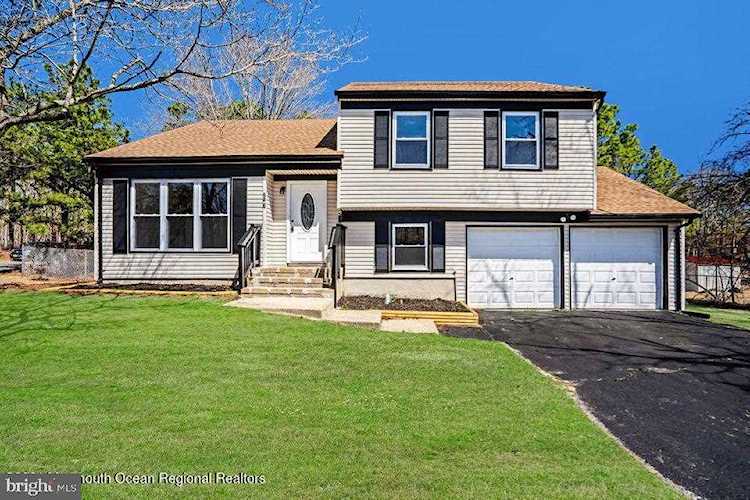 996 Bay Ave Barnegat, NJ 08005