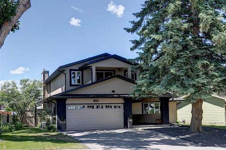 1039 Parkwood Way SE Calgary, AB T2J 3V5