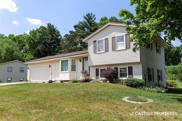 1497 NW Cloverly Ct Walker, MI 49544