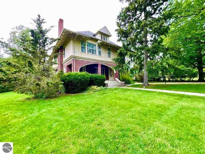 623 N State Street Alma, MI 48801