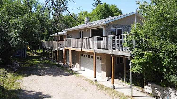 228 Daly Ave Regina Beach, SK S0G 4C0