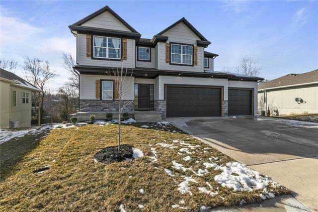 1816 NE Sparta Dr Blue Springs, MO 64029
