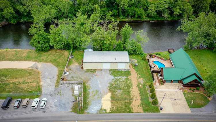 1559 Broad St Elizabethton, TN 37643