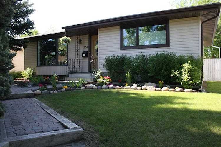 5331 Lakeview Dr SW Calgary, AB T3E 5S1