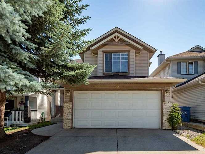 22 Somercrest Close SW Calgary, AB T2Y 3H7