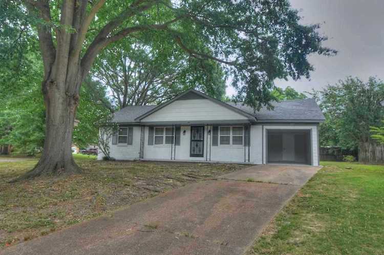 2197 Cedarwood Cv Southaven, MS 38671
