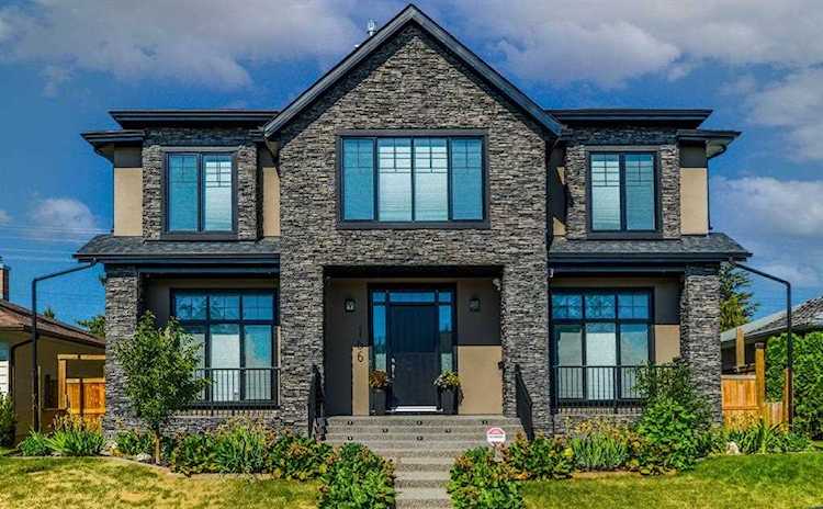 166 Westover Dr SW Calgary, AB T3C 2S7
