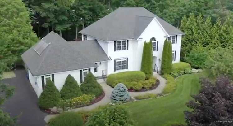 97 Ocean Heights Ln Ogunquit, ME 03907
