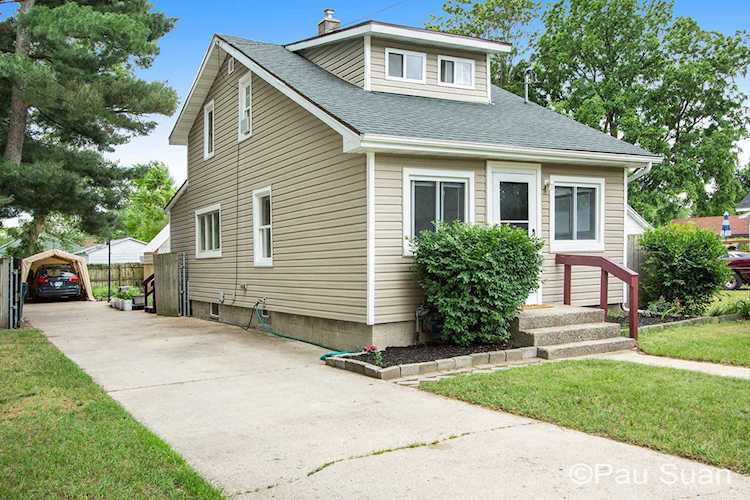 142 SW 43rd St Grand Rapids, MI 49548 | MLS 21024020 Photo 1