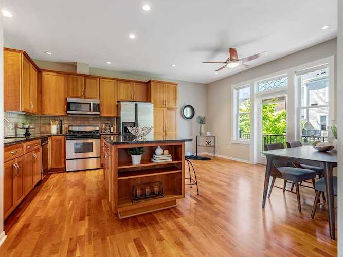 315 W River Parkway #103 Minneapolis, MN 55401