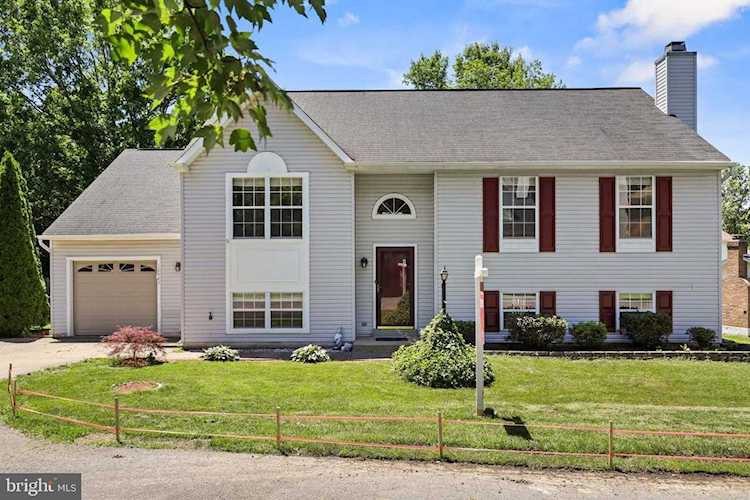 10447 Labrador Loop Manassas, VA 20112