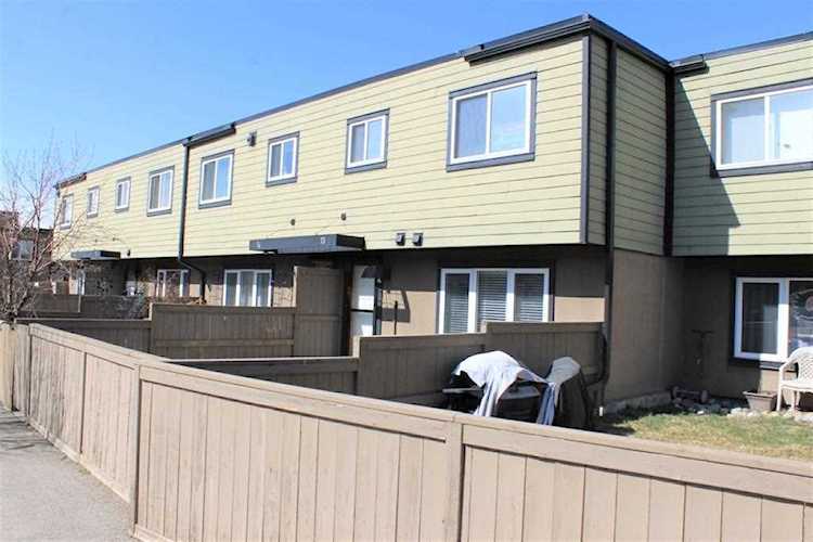 3809 45 St SW #73 Calgary, AB T3E 3H4
