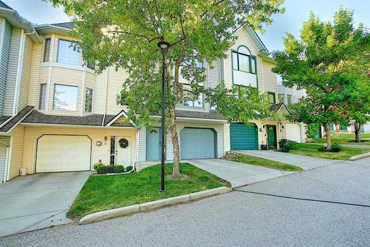 7 Patina Point SW Calgary, AB T3H 3J7