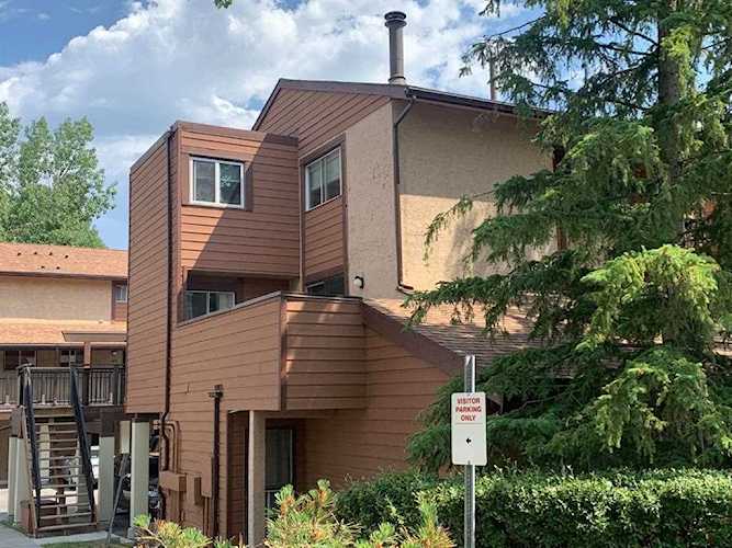 2520 Palliser Dr SW #202 Calgary, AB T2V 4S9