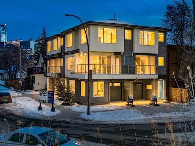 417 7 St NW Calgary, AB T2N 1S5