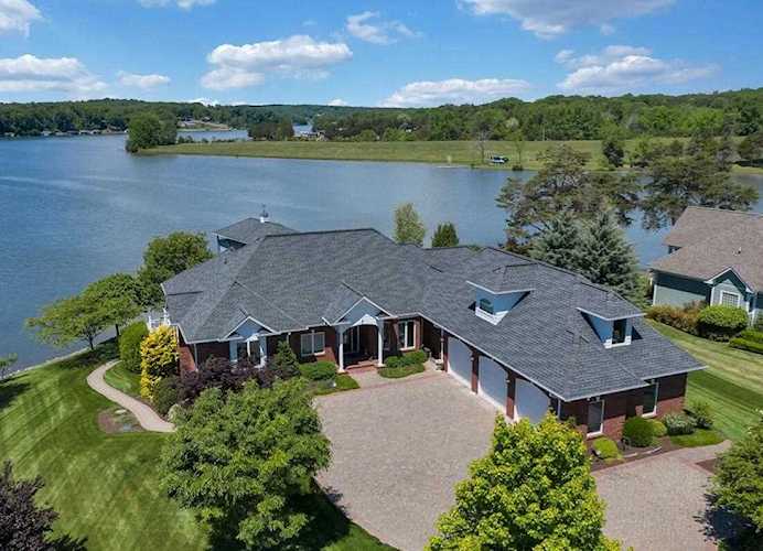 103 Cape Pointe Moneta, VA 24121