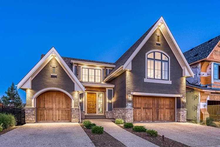 206 Marine Dr SE Calgary, AB T3M 2S2
