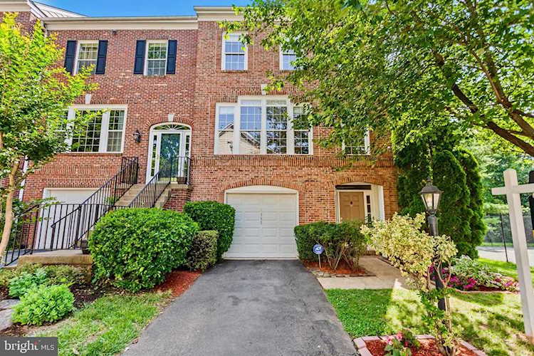 4755 Bideford Square Fairfax, VA 22030 | MLS ® VAFX1208422 Photo 1