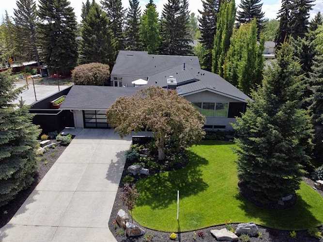 1021 Bel-Aire Dr SW Calgary, AB T2V 2C1