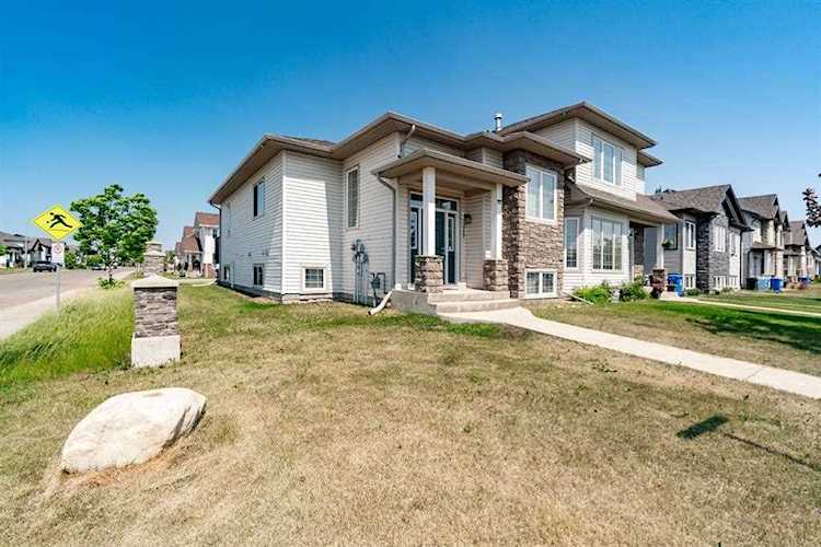 213 Blue Jay Rd Fort Mcmurray, AB T9K 0L7
