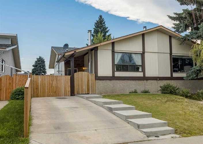 3411 Doverthorn Rd SE Calgary, AB T2B 2H2