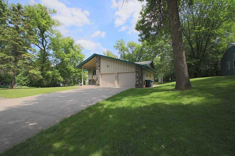 2820 Helen Street N North Saint Paul, MN 55109