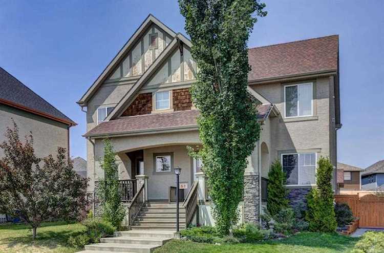 61 Mahogany Point SE Calgary, AB T3M 0T2