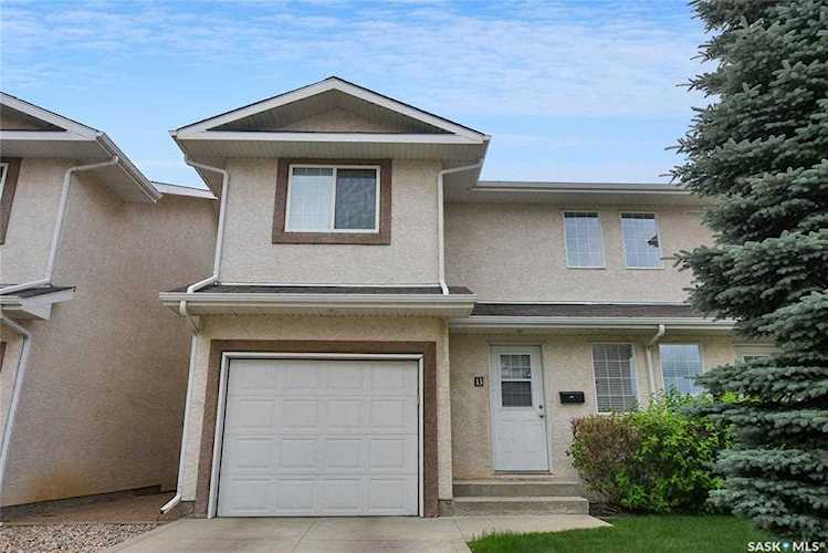 4425 Nicurity Dr Regina, SK S4X 0E6