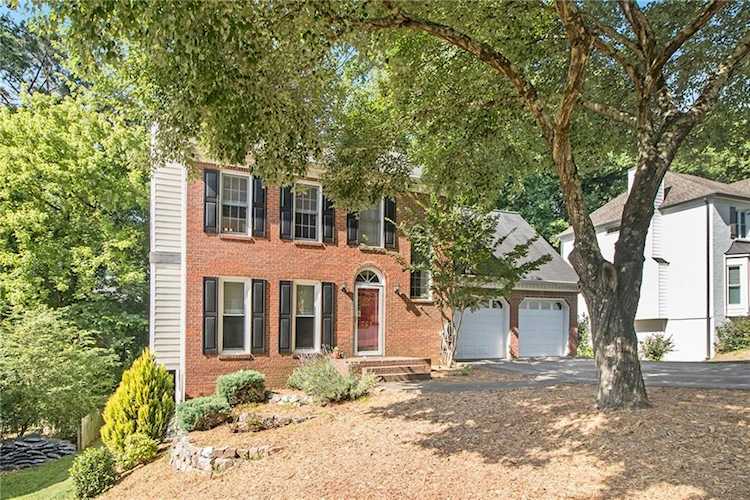 721 Helga Dr NE Woodstock, GA 30188