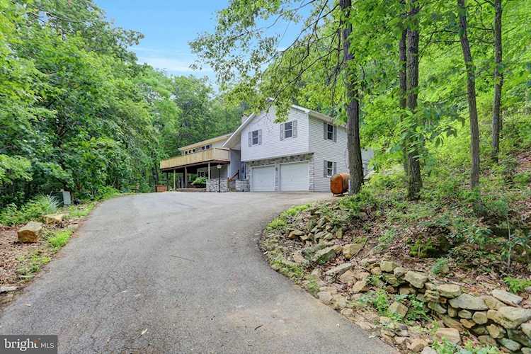 8180 Michaux Dr Fayetteville, PA 17222