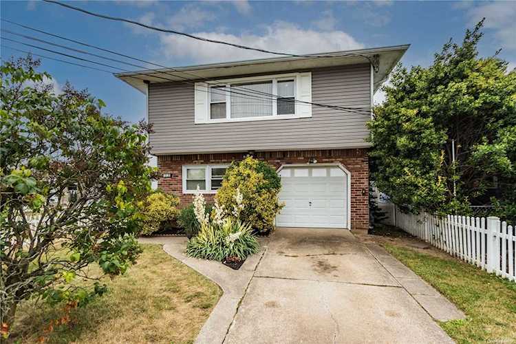 3161 4th Street Oceanside, NY 11572