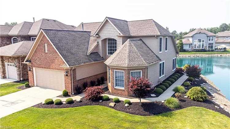 33500 Lyons Gate Run Avon, OH 44011