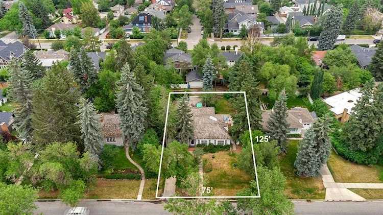 602 Sifton Blvd SW Calgary, AB T2T 2K7