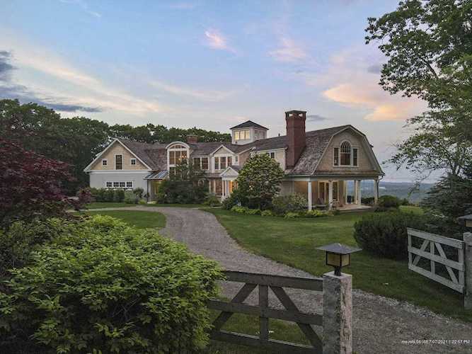 49 Pinnacle Dr Rockport, ME 04856