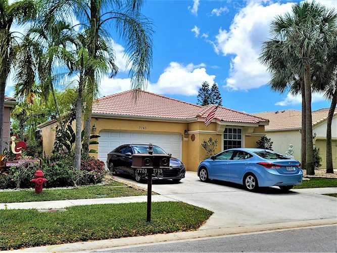 7745 Rockport Circle Lake Worth Beach, FL 33467