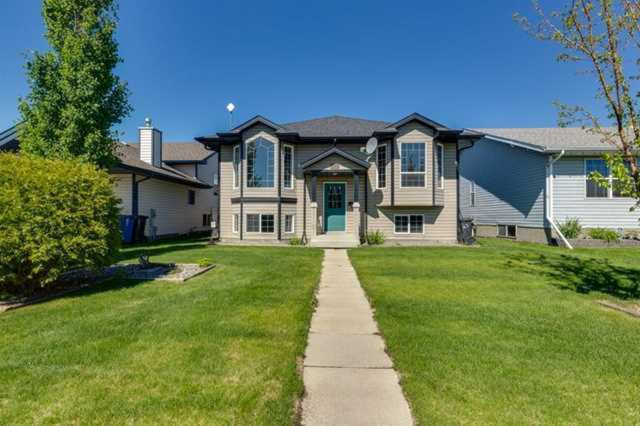 146 Robinson Avenue Penhold, AB T0M 1R0