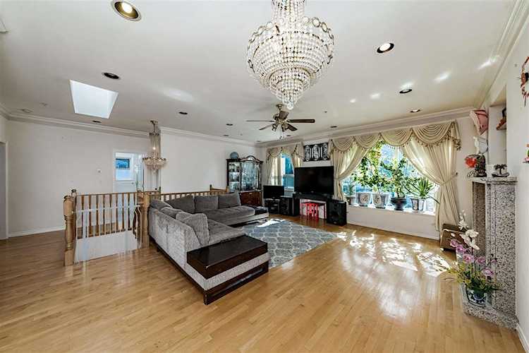 3476 Dieppe Drive Vancouver, BC V5M 4C7