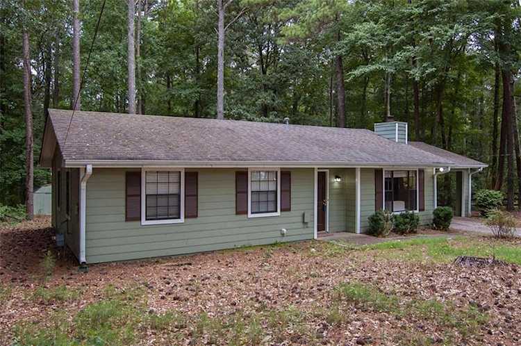 1547 Highpoint Rd Snellville, GA 30078 | MLS 6911703 Photo 1