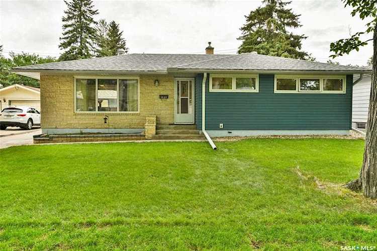 1528 Uhrich Ave Regina, SK S4S 4R5