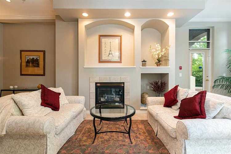228 26 Ave SW #101 Calgary, AB T2S 3C6
