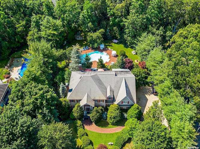 9 Chereb Court Setauket, NY 11733