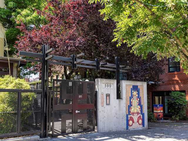 599 Pandora Ave Victoria, BC V8W 1N5