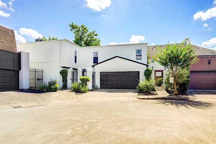 4509 Medinah Place Bellaire, TX 77401