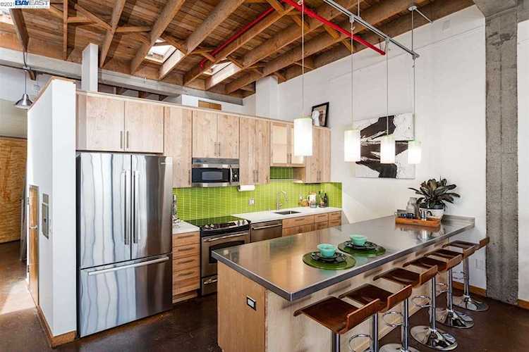 255 3Rd St Oakland, CA 94607