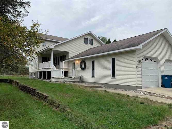 311 S Castor Road Shepherd, MI 48883