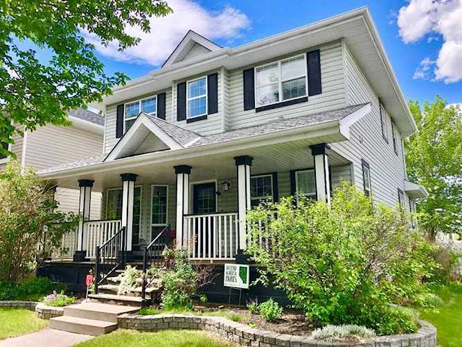 53 Inverness Dr SE Calgary, AB T2Z 3K2